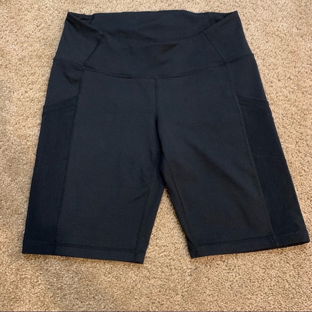 Zella shorts with pockets